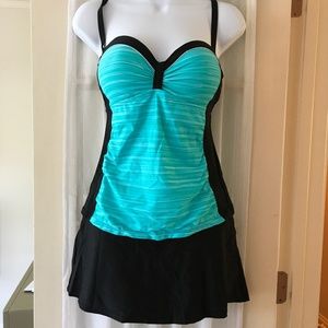 NWOT Sz M Aqua Marine & Black Swimsuit